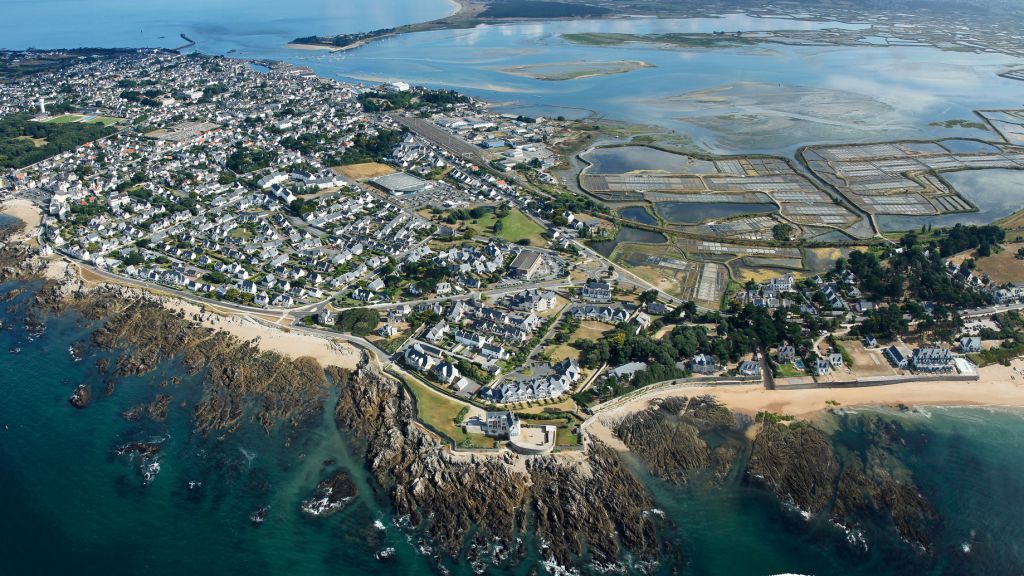 Photo aérienne du Croisic et des marais salants de Guérande , Le Croisic (44490), département de la Loire Atlantique, Région Pays de la Loire , Bretagne histoorique - Juillet 2013